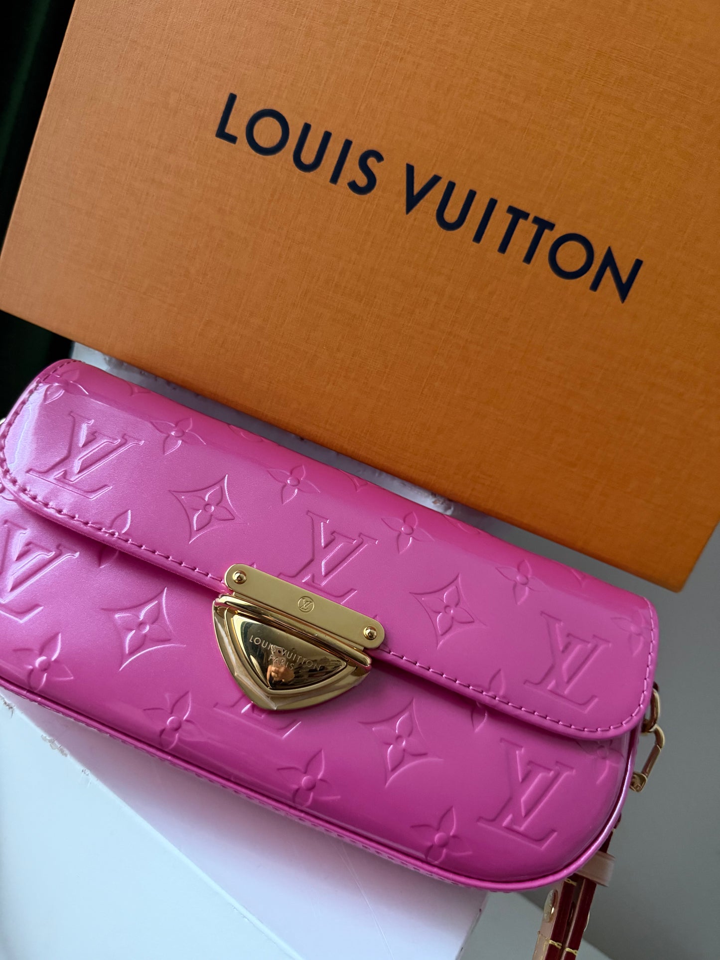 Louis Vuitton Vernis Malibu Pochette