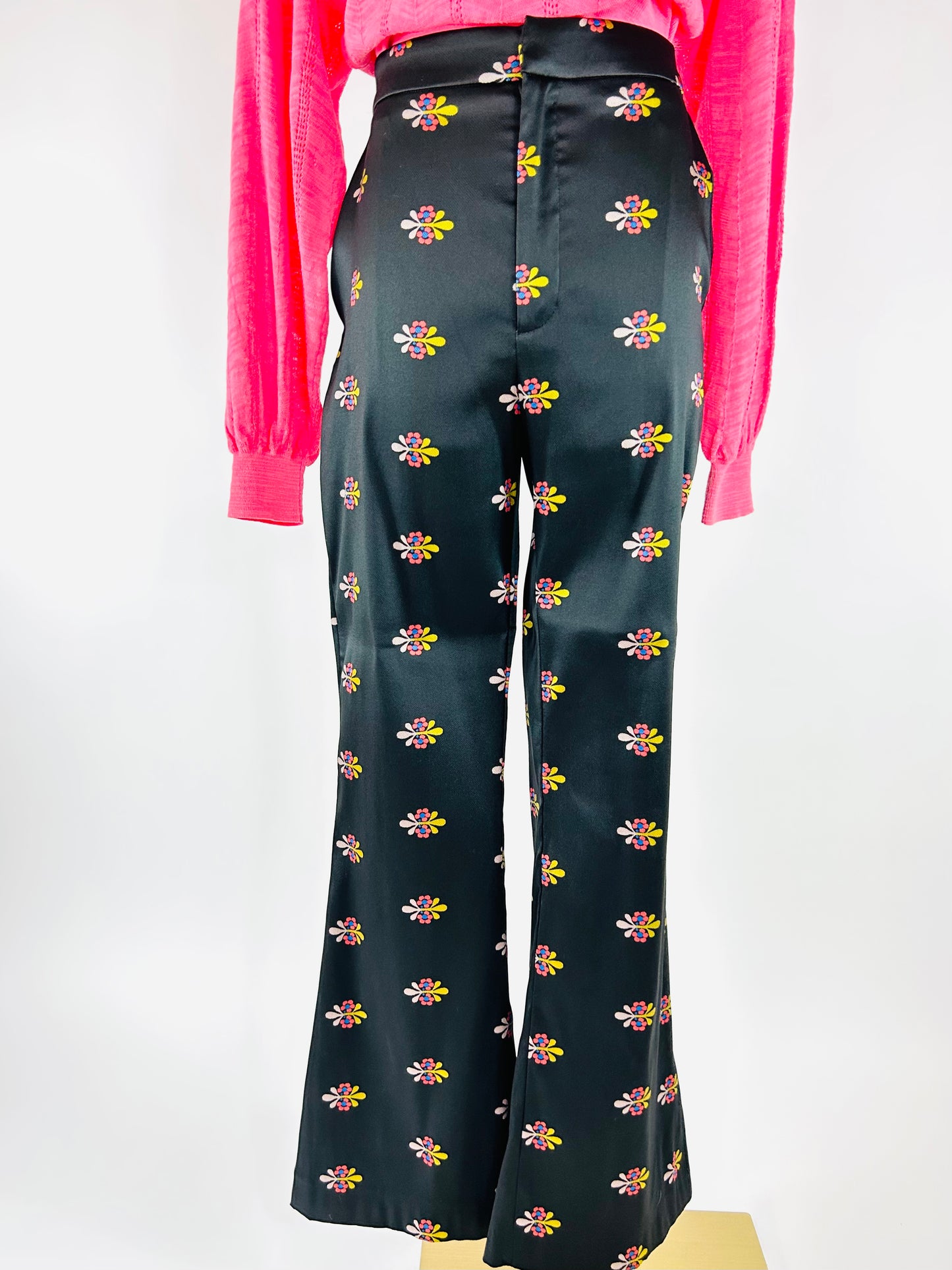 Cynthia Rowley Black pants with Floral Print