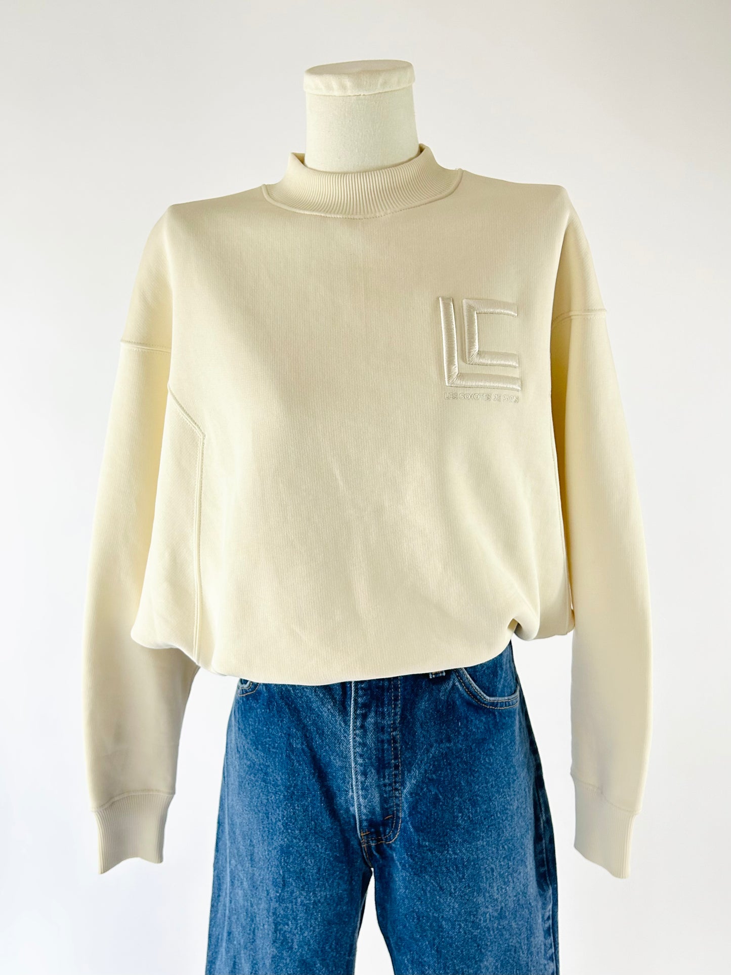 Les Coyotes Cream Sweatshirt