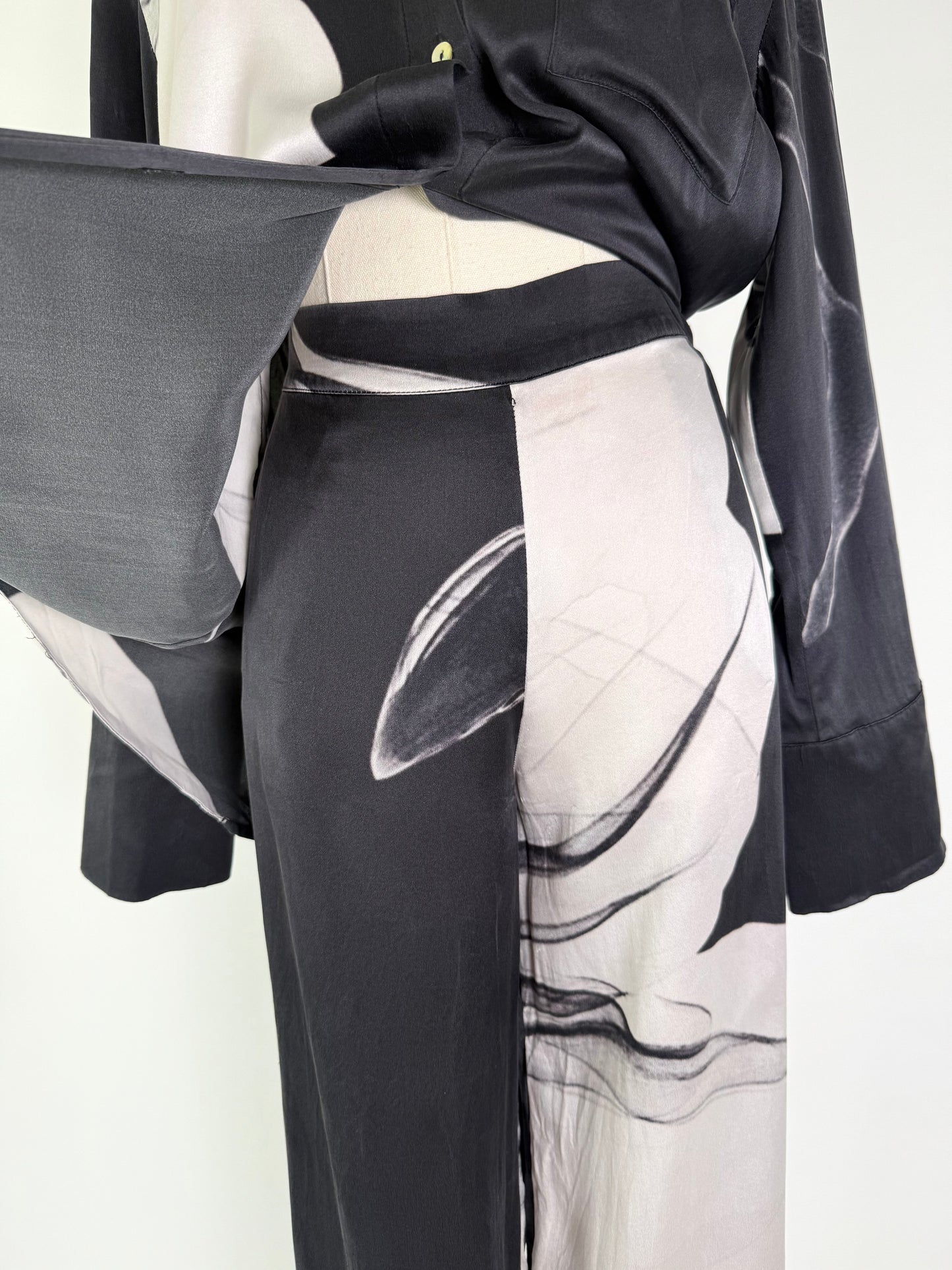 Asceno Gray/White Top & Pants
