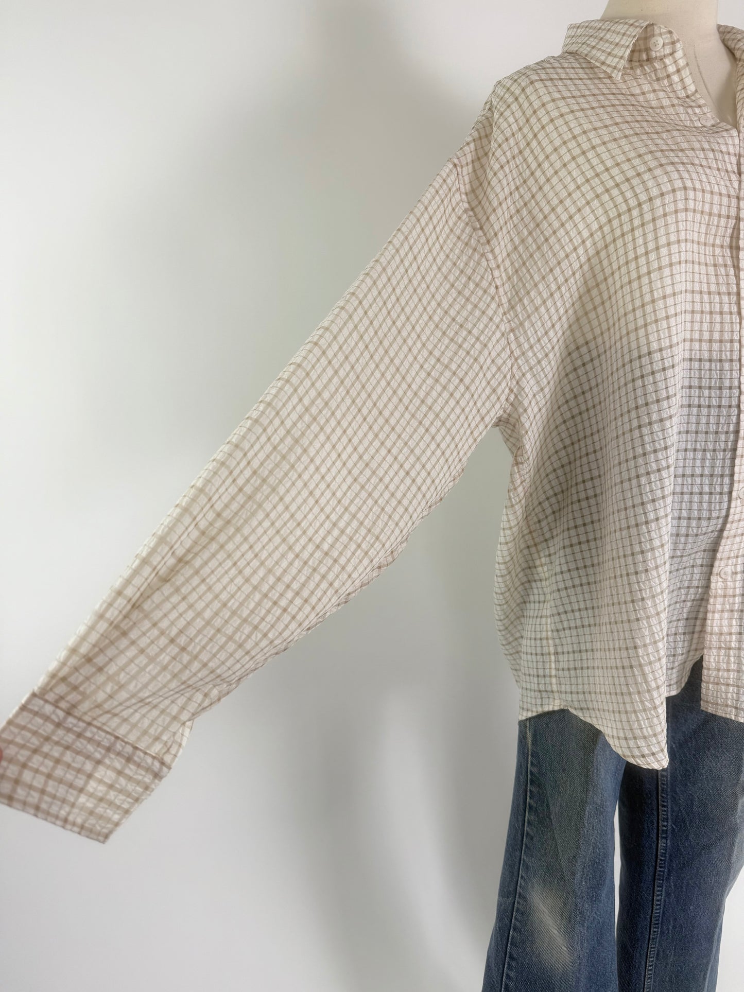 Gil Rodriguez Big Button Up