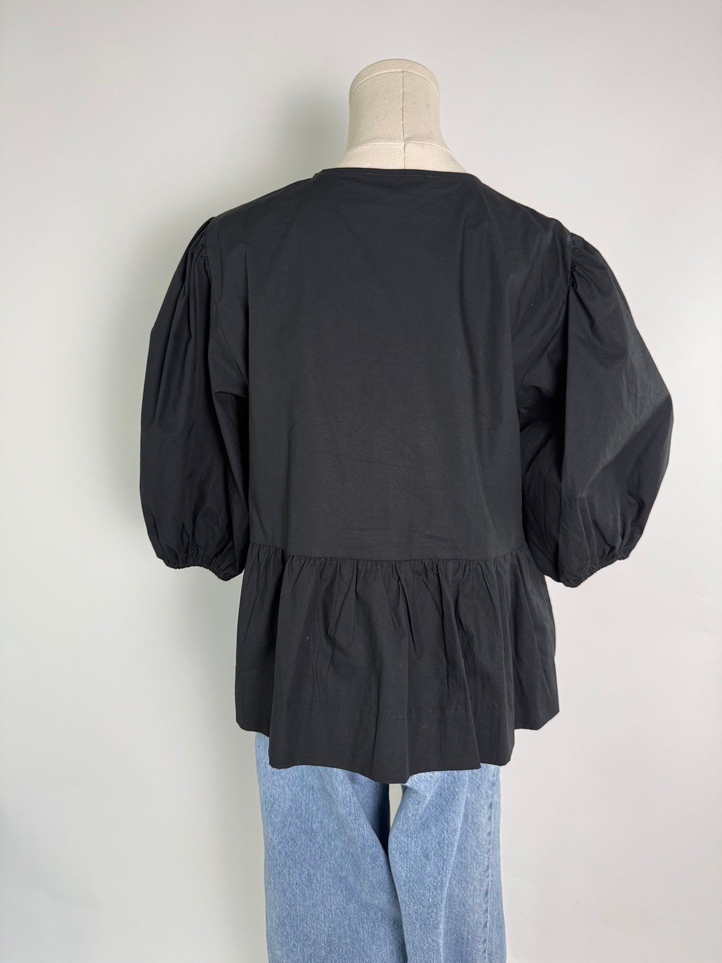Olivaceous Black Top