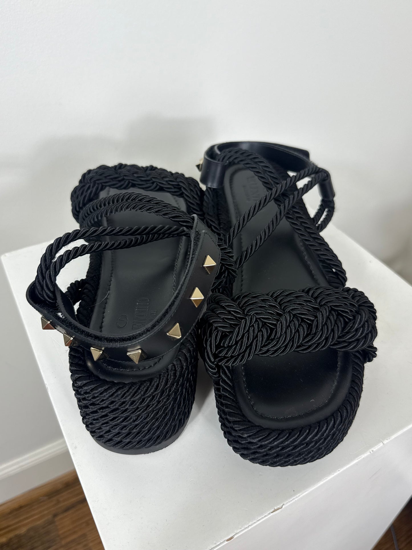 Valentino Black Wedge Rock Stud  Espadillas
