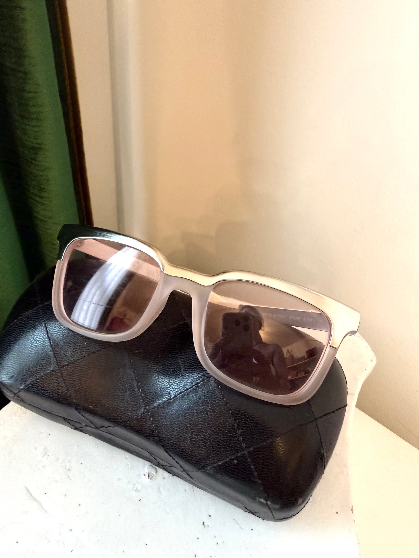 Vintage Chanel 501 Rectangle Sun Glasses Silver/Pink