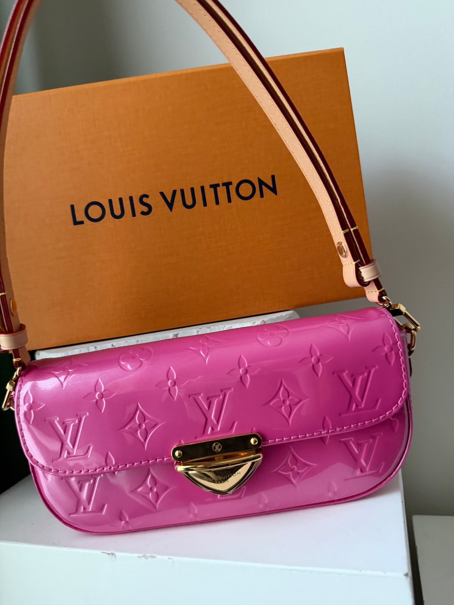 Louis Vuitton Vernis Malibu Pochette