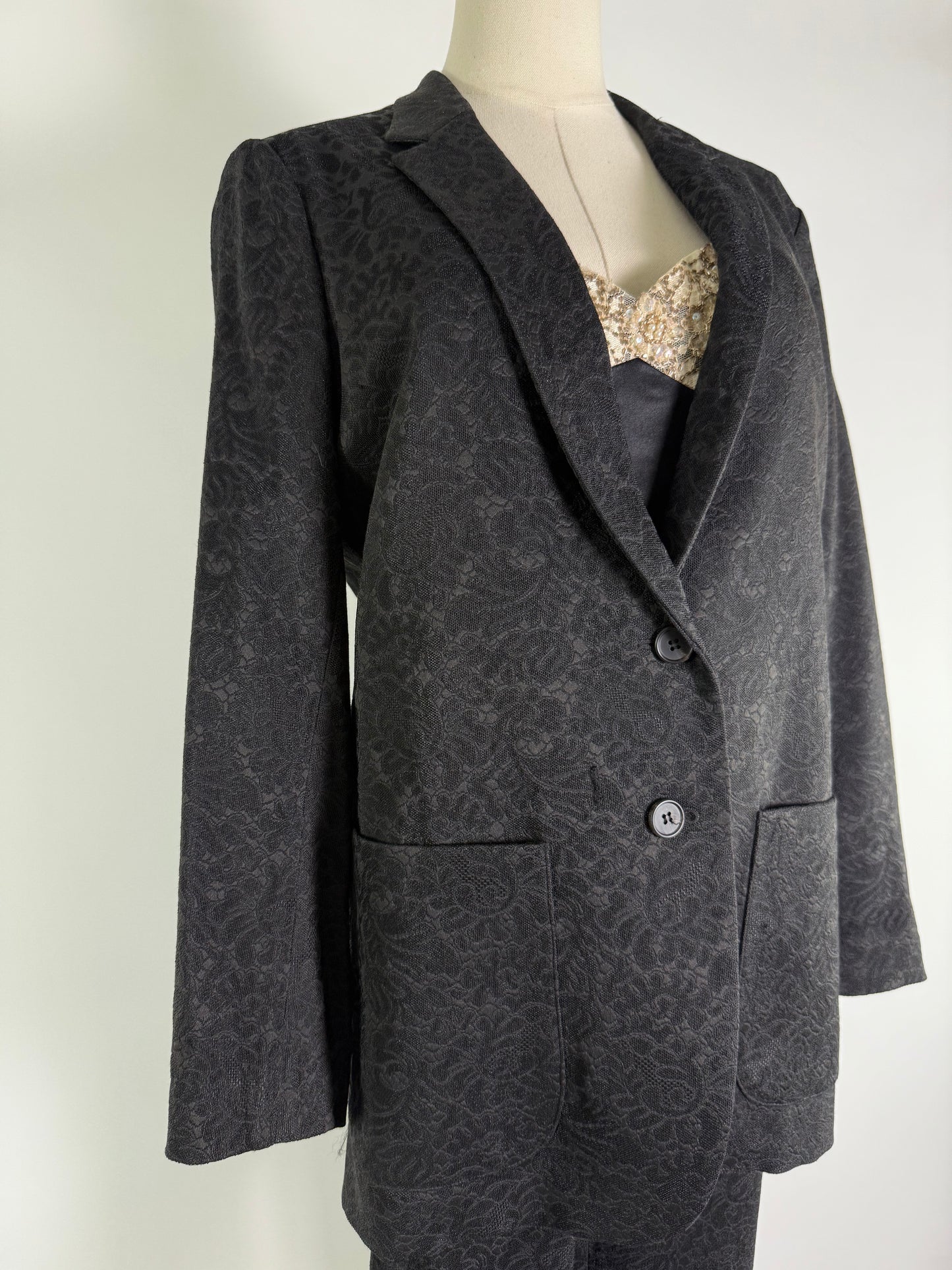 6397 Jacquard Suit